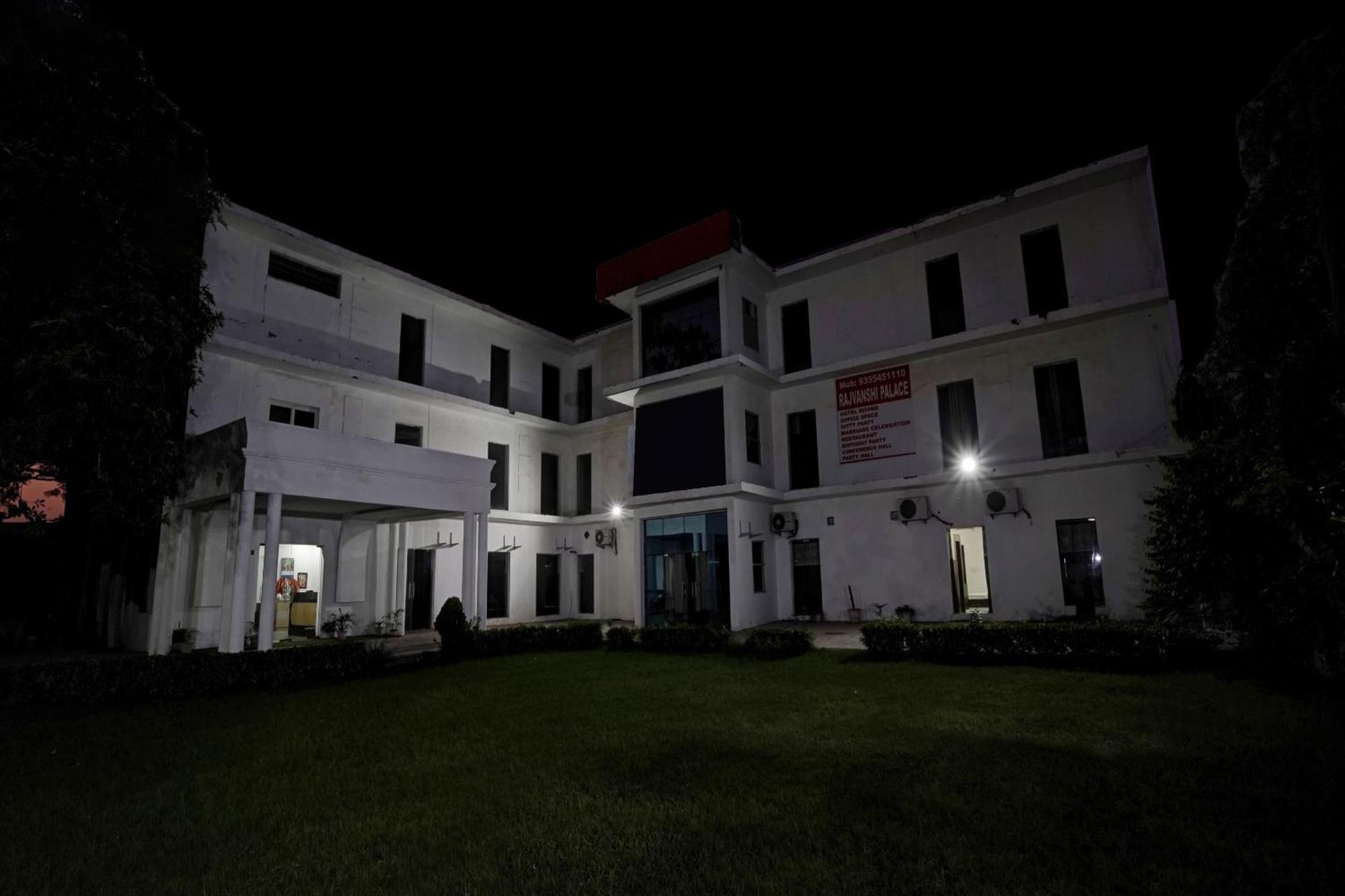 Collection O Rajvanshi Paradise Gurgaon Buitenkant foto