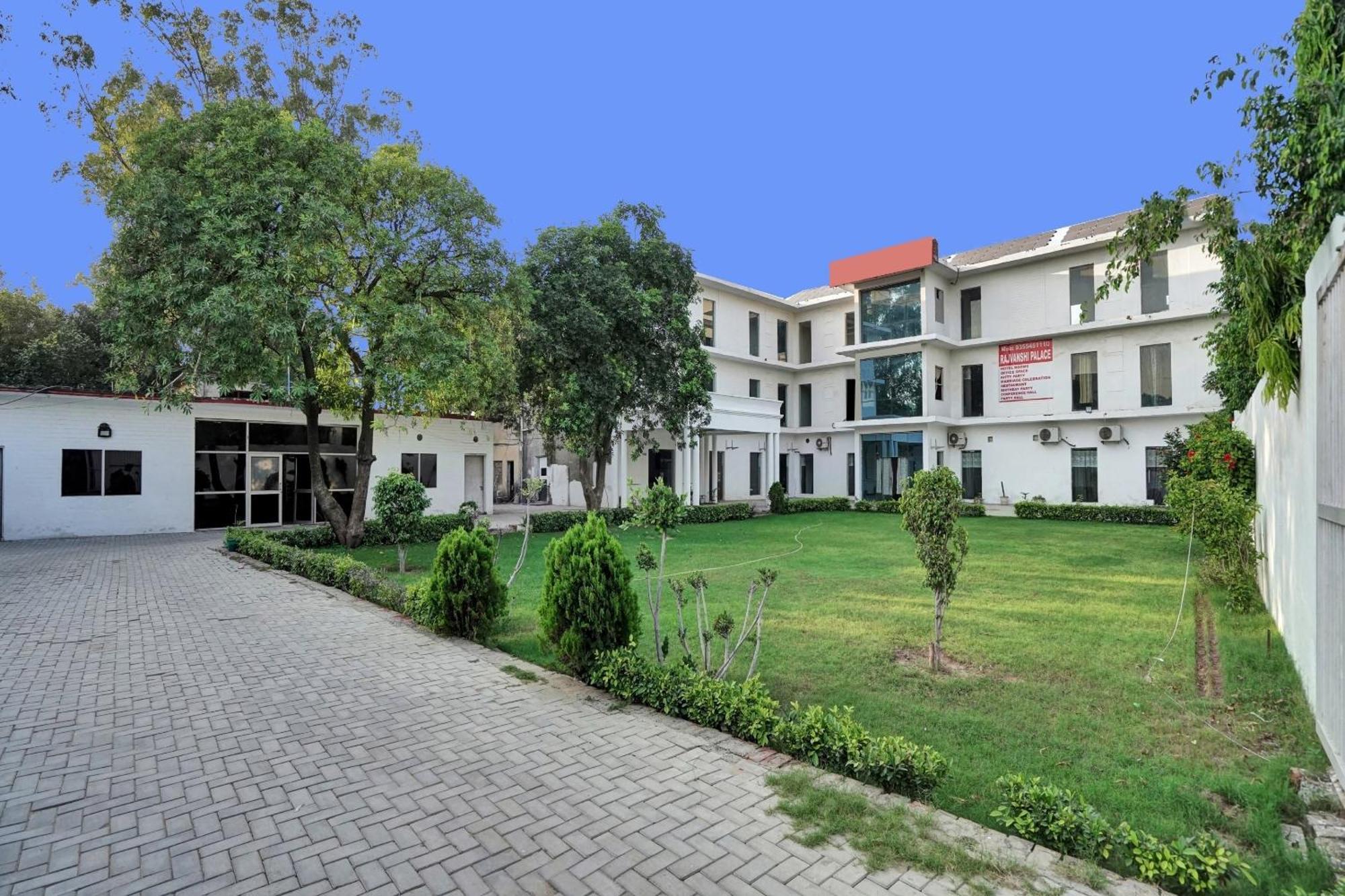 Collection O Rajvanshi Paradise Gurgaon Buitenkant foto